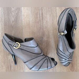 Louis Vuitton Grey black & gold, MARLENE LOW BOOT LEATHER PUMPS, Peep-Toe Design